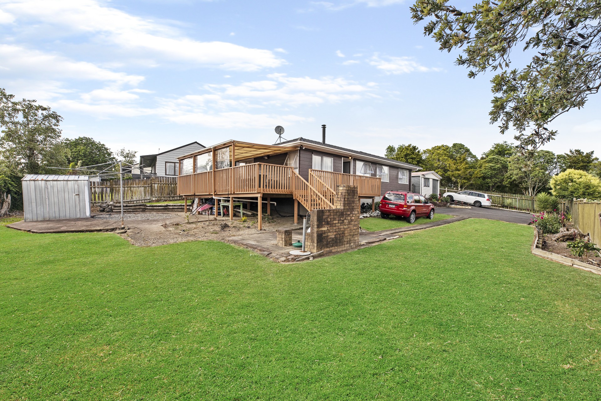 Affordable Classic Kiwi Home on a Big Section Arizto