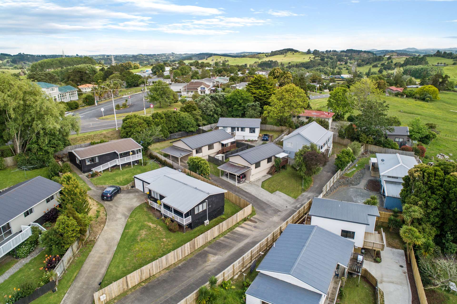 Two Houses on One Title ! Arizto