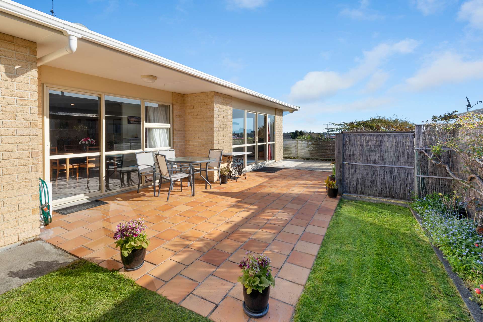 Springvale, Elevated Brick and Tile 2003 Arizto