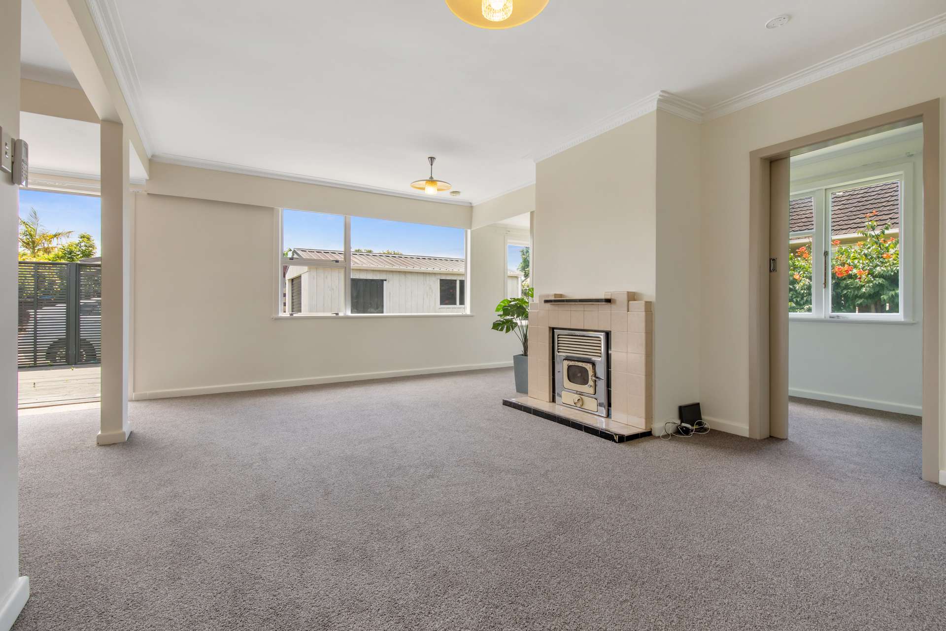Central Cameron Road Mid-Century! | Arizto
