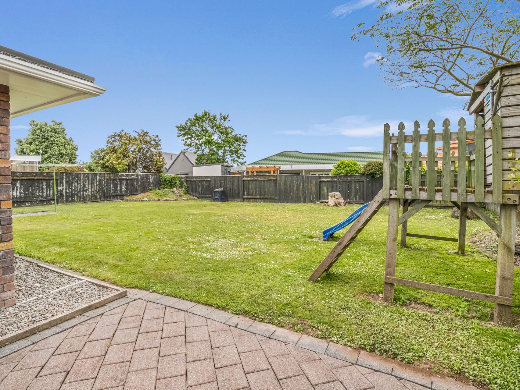 Calling Families' - 220m2 House on 800m2 section | Arizto