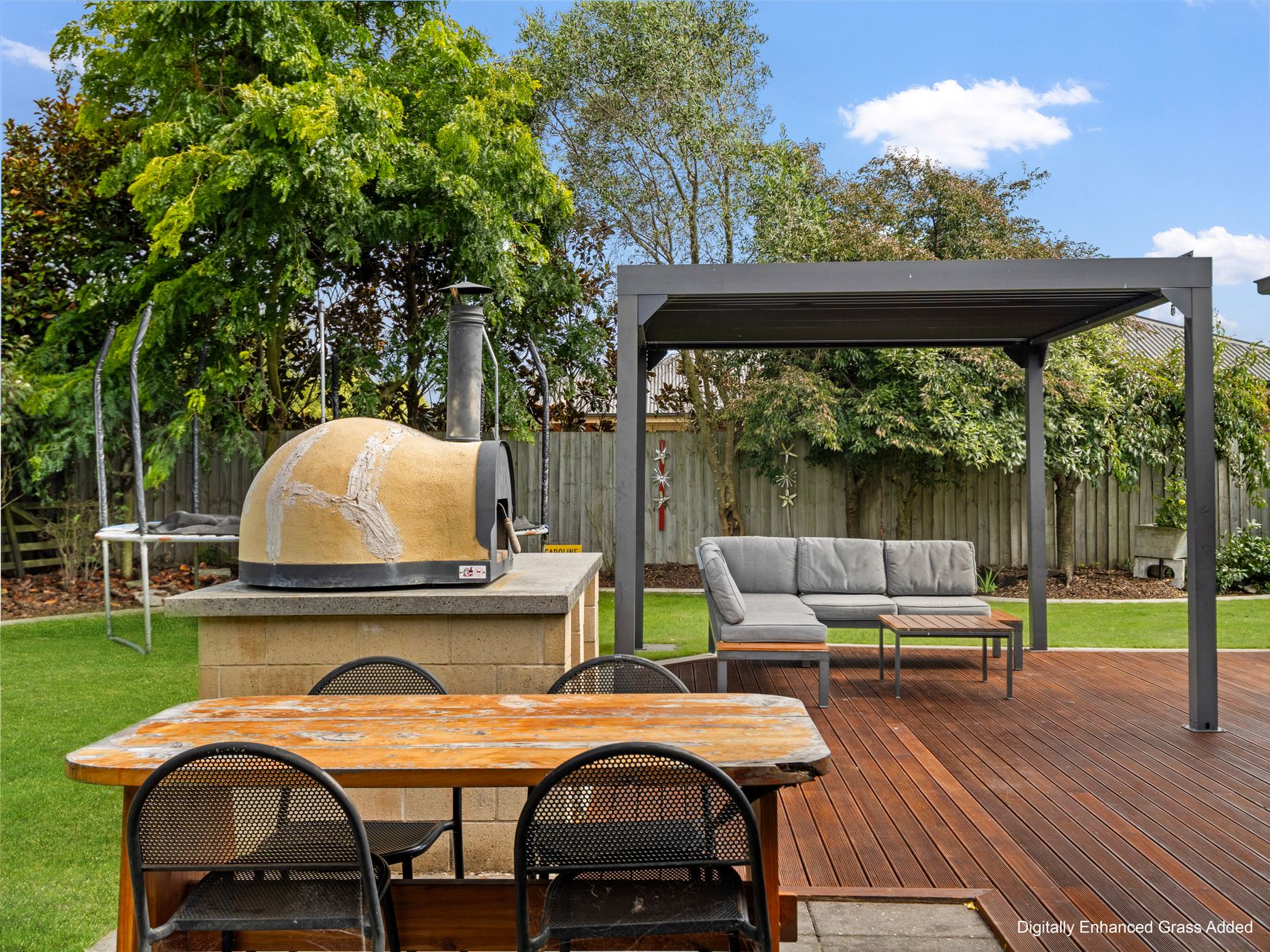 Garaging Family Living Made Easy with Triple Garaging | Arizto