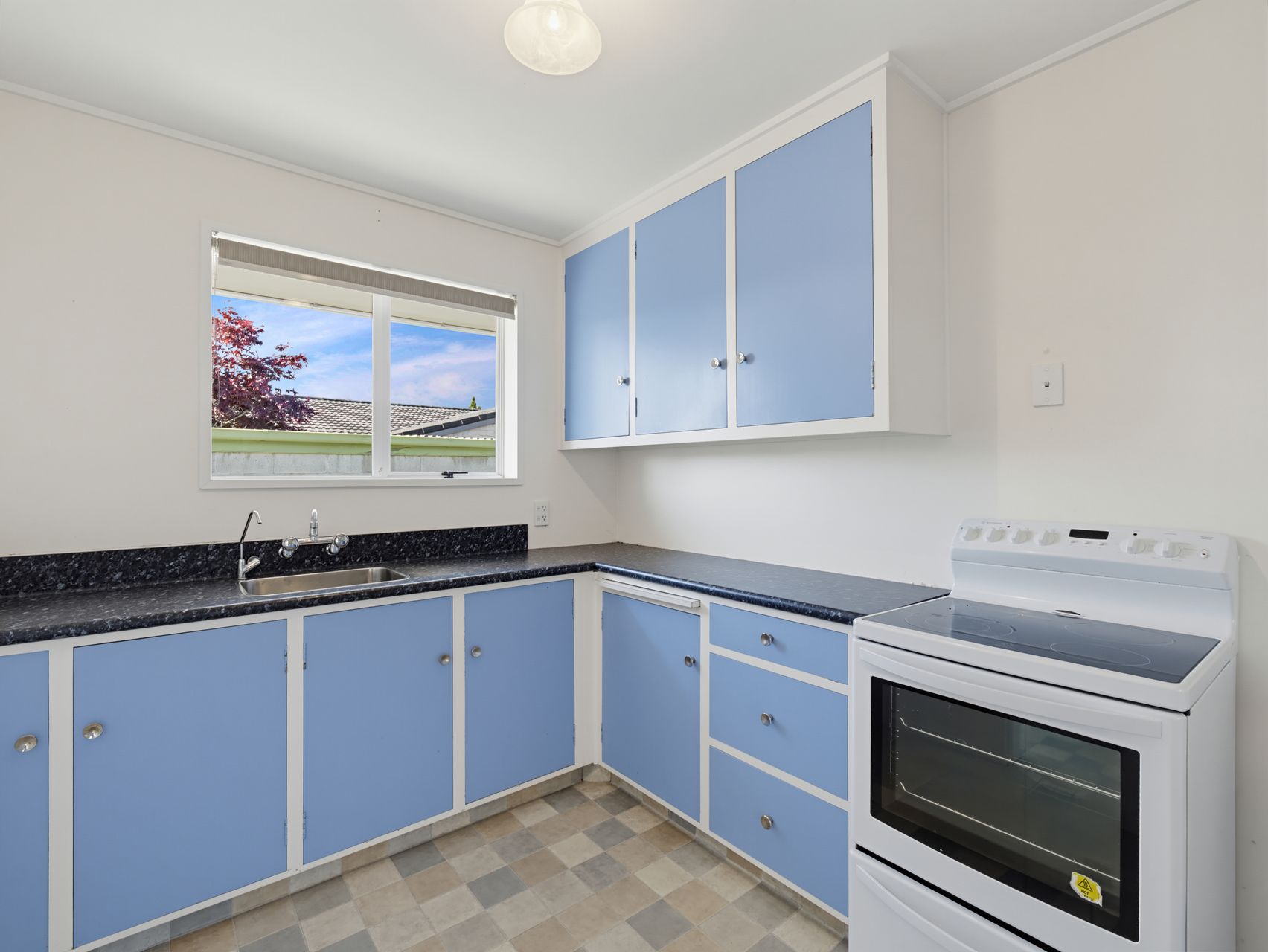 Affordable living close to town 3