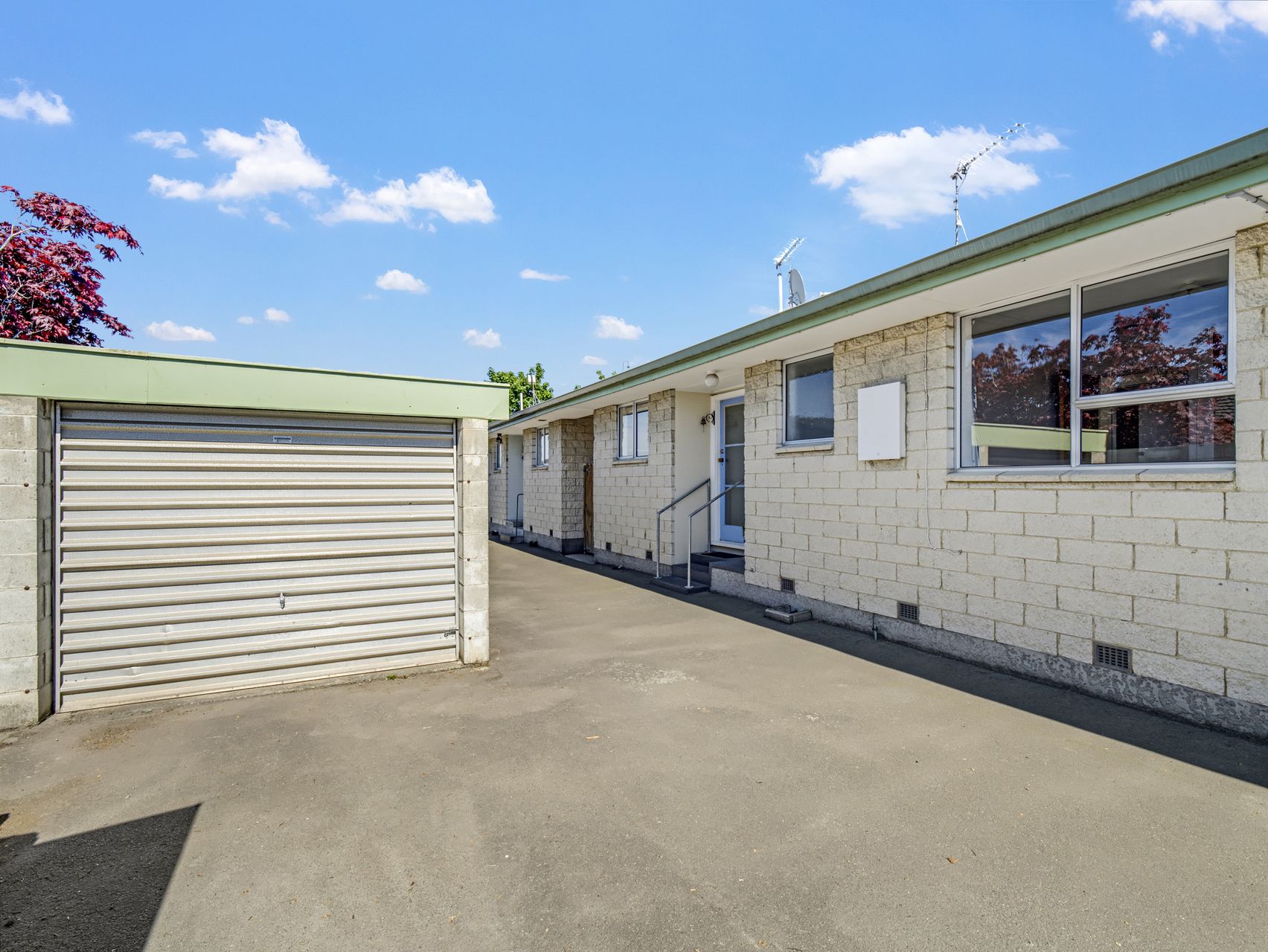 Affordable living close to town 1