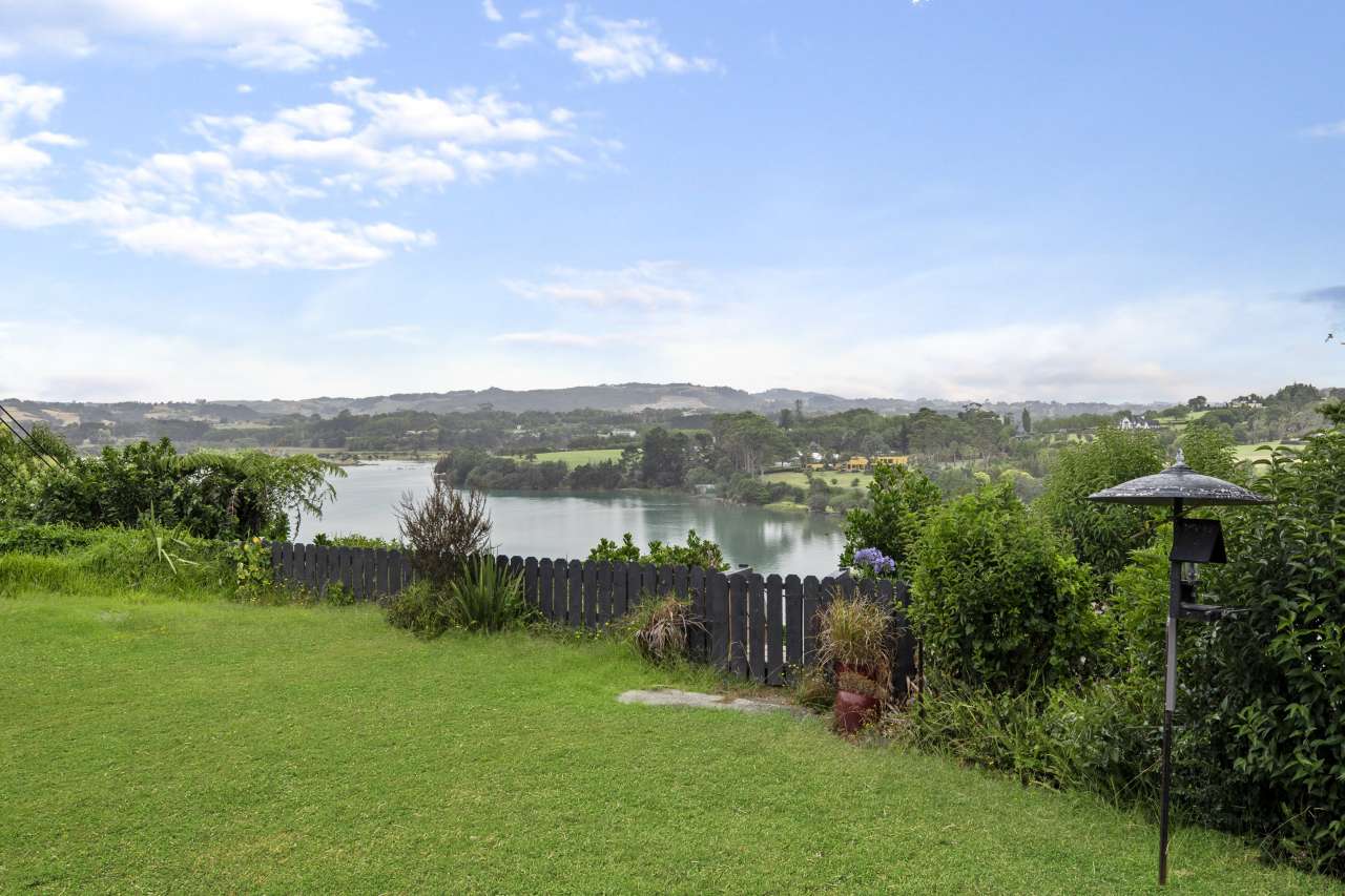 Sea Views in Shelly Park Arizto